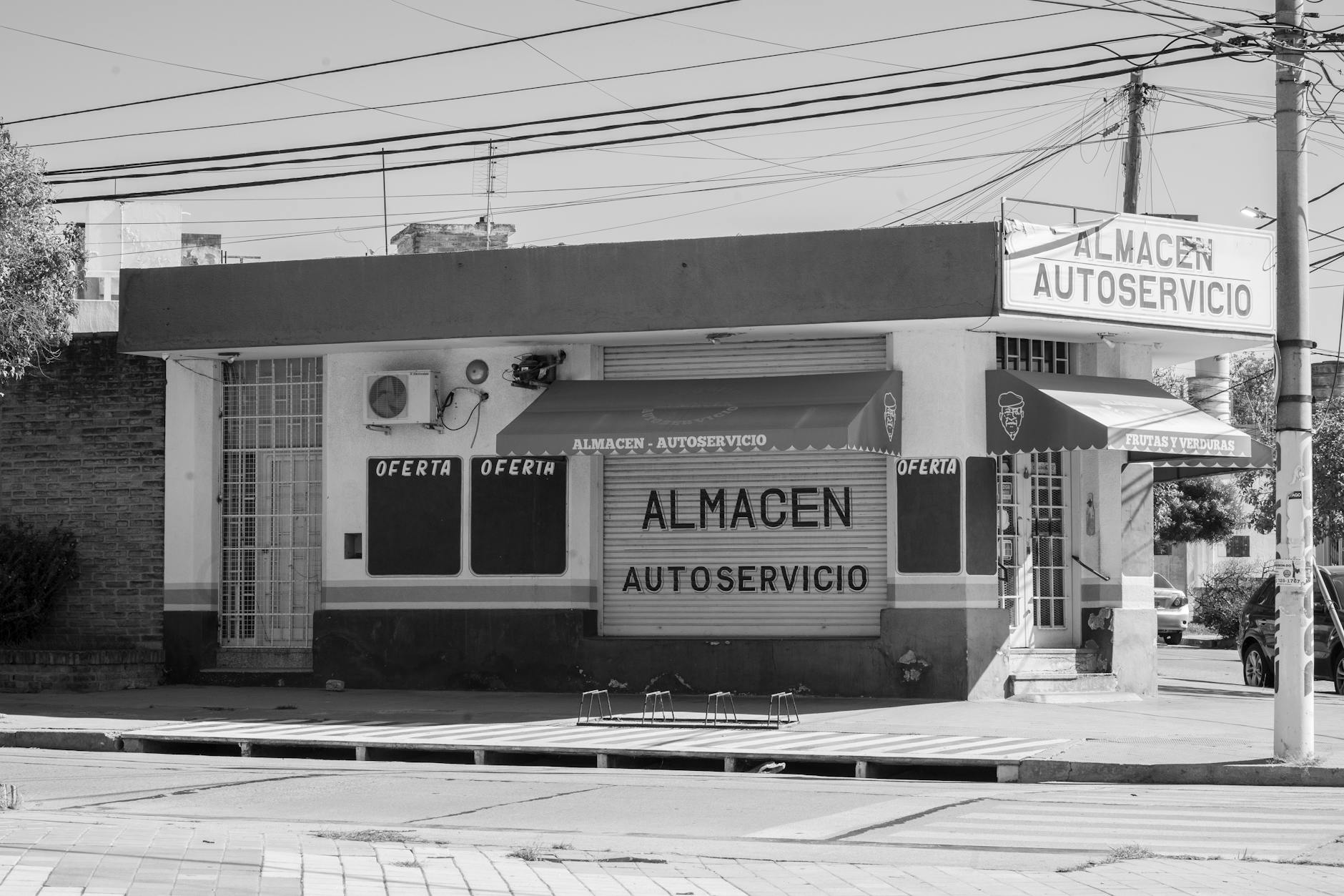 Logo Rakowa Częstochowa i symbol oferty pracy, ilustrujące ofertę pracy Rakowa Częstochowa