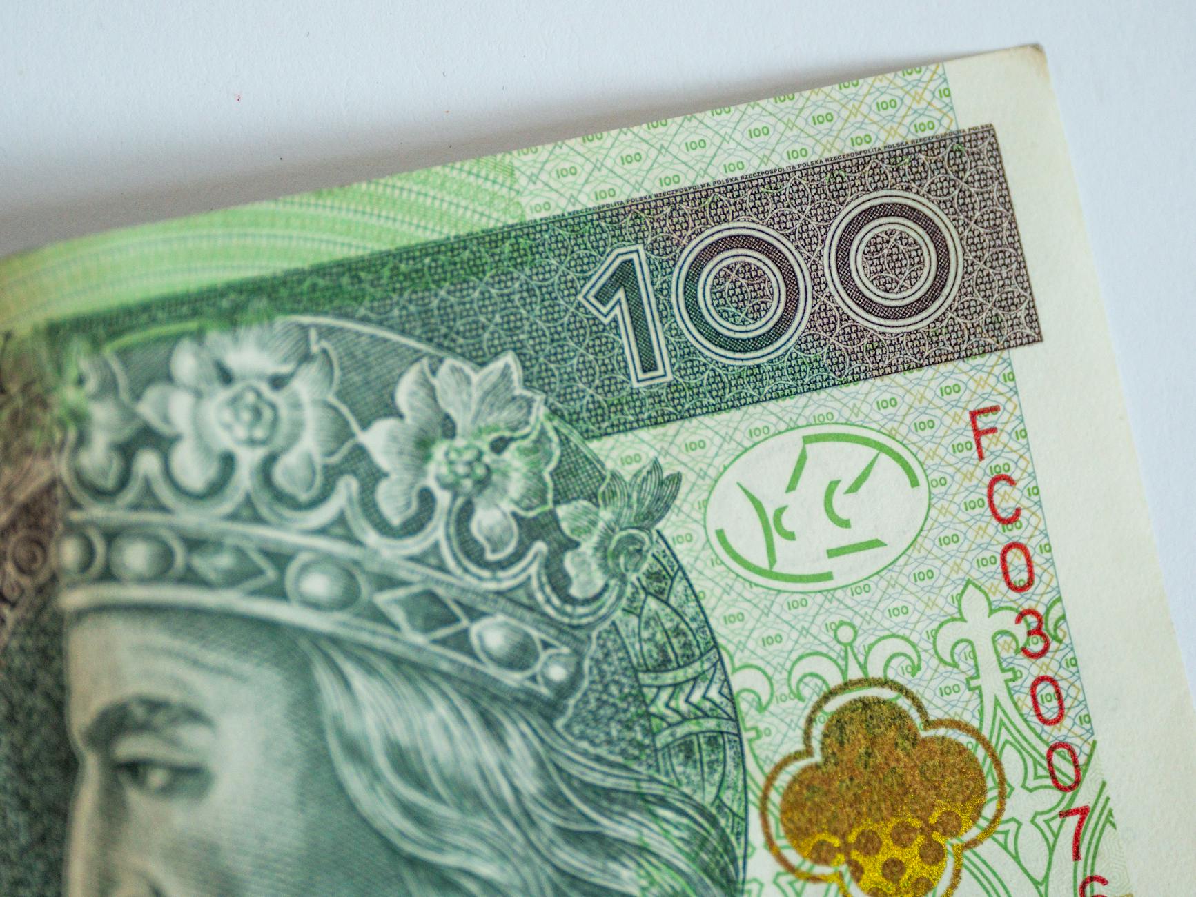 Piłkarz Rakowa Częstochowa Władysław Kochergin na boisku w akcji